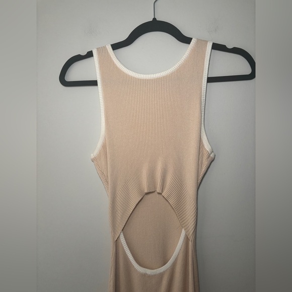 Amazon Knit Beige White Sleeveless MidiDress With Cutout Size Small - Picture 3 of 7